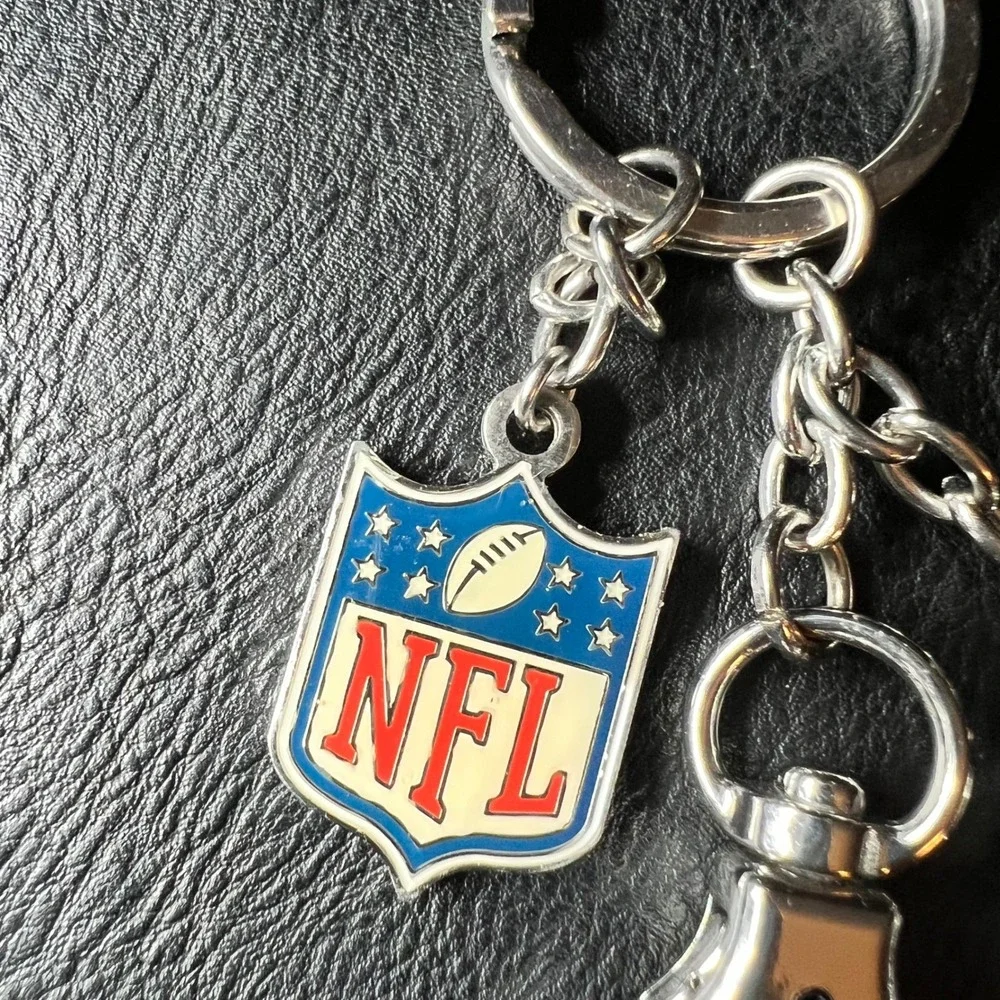 NFL Anastasia Mode Rhinestone Football Handbag Charm Keychain Silver Tone Sporty